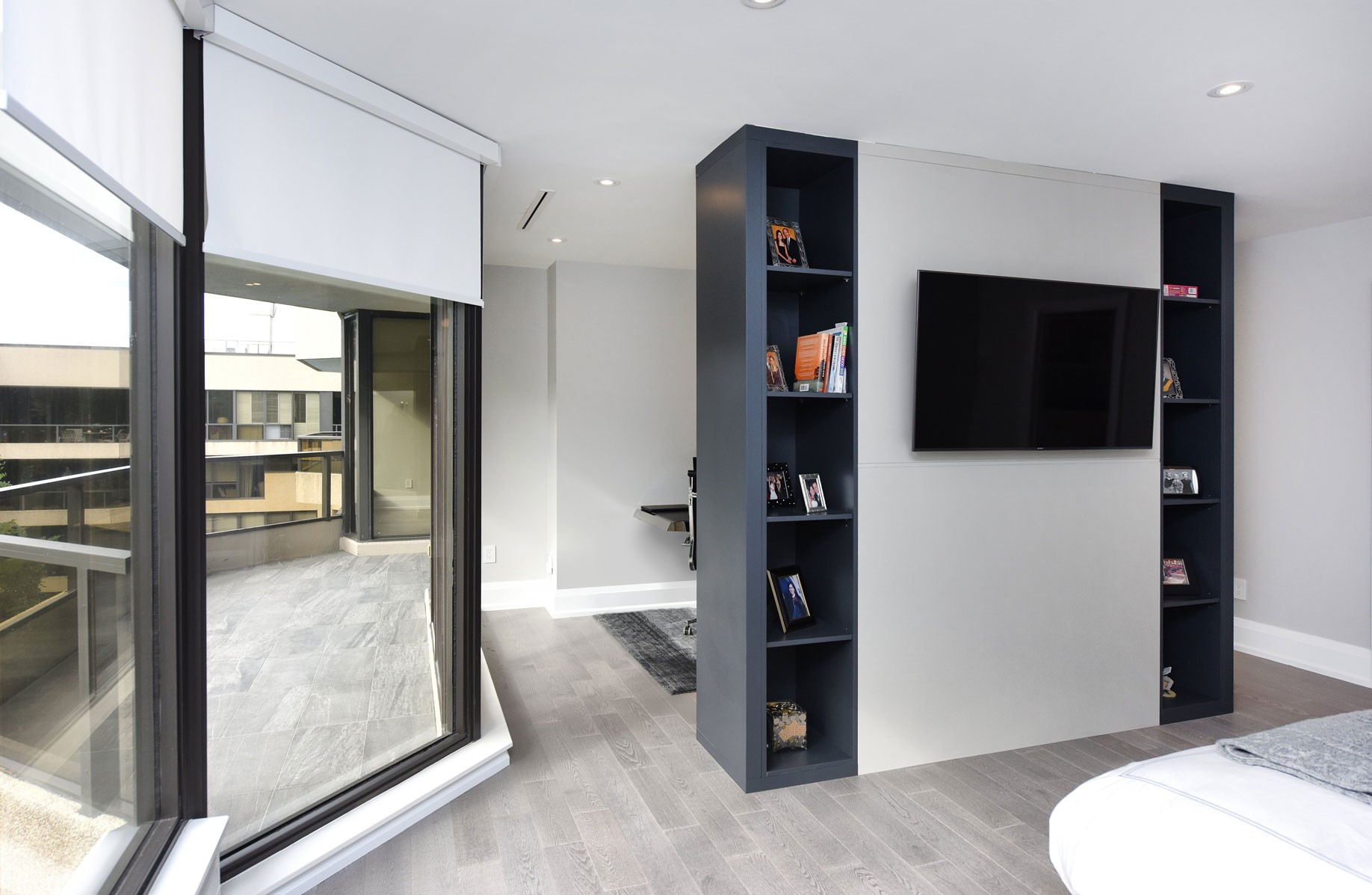 Venetian Development Group, Slider